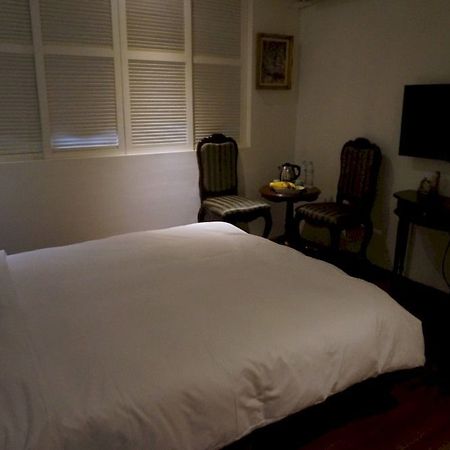 Amanda Home Stay Tainan Esterno foto