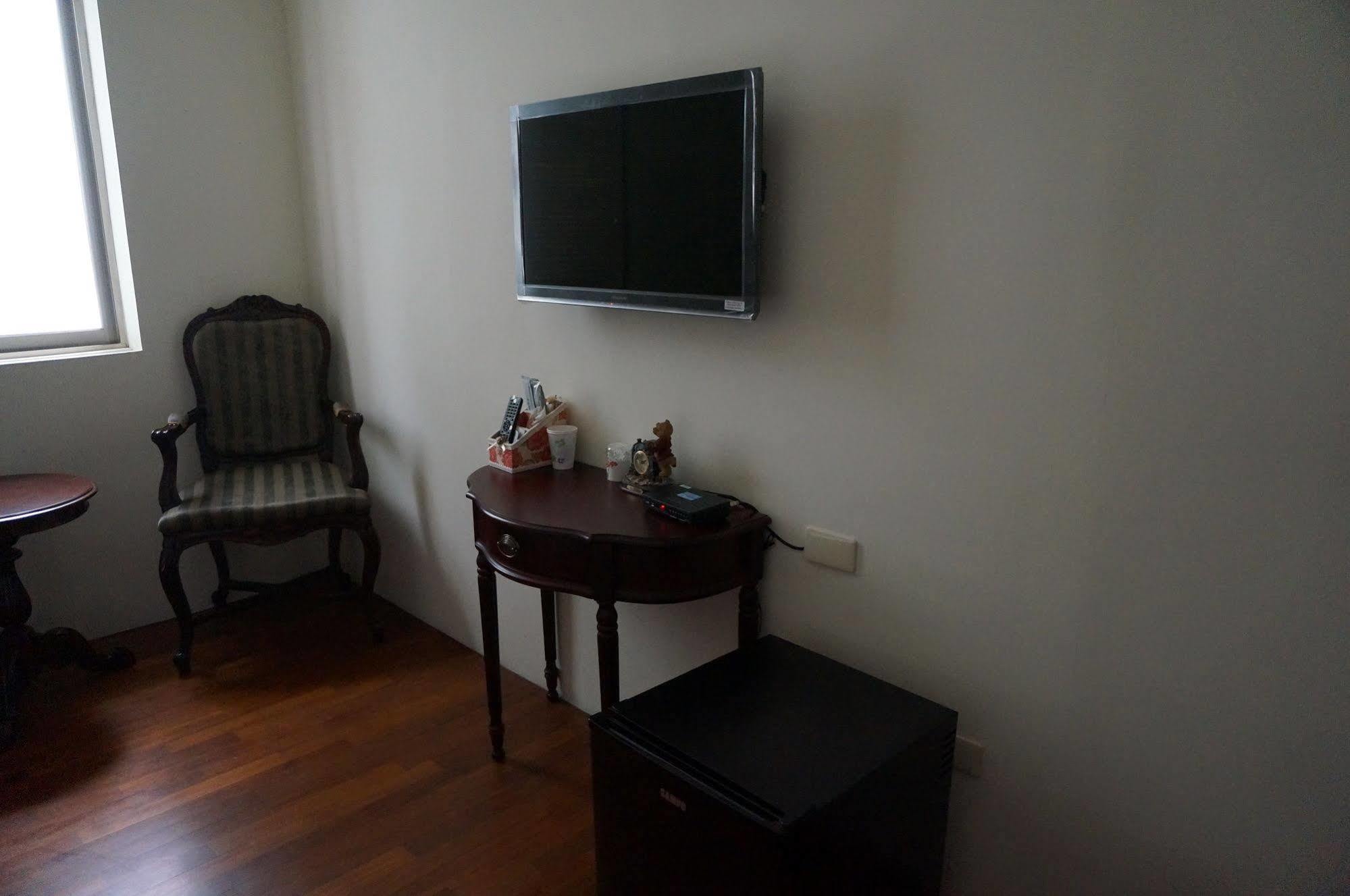 Amanda Home Stay Tainan Esterno foto